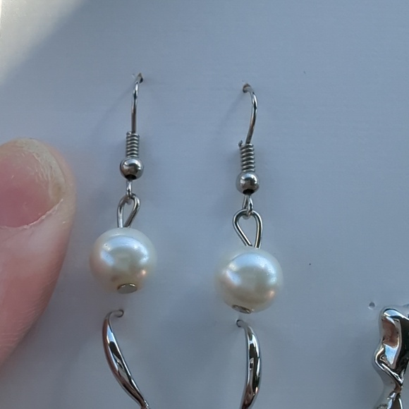 Set Of 7 Pairs Of Silver Tone Earrings - Picture 8 of 8
